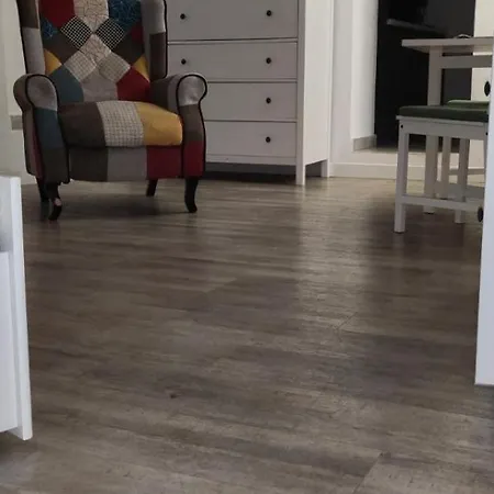 아파트 Apartman *